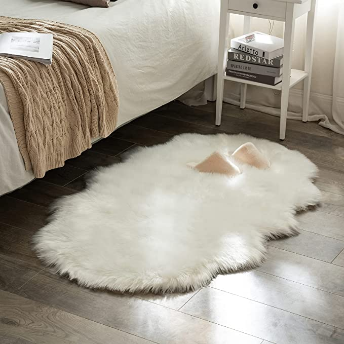 white-faux-sheepskin-rug.png