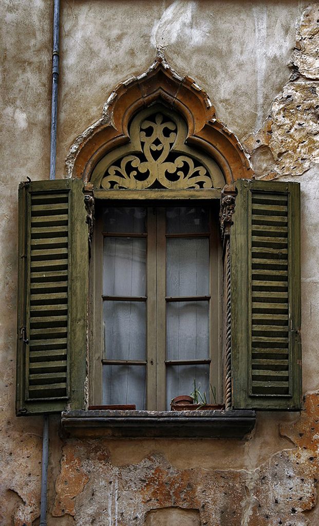 Give that Aesthetic Finish to
your Window through window shutters