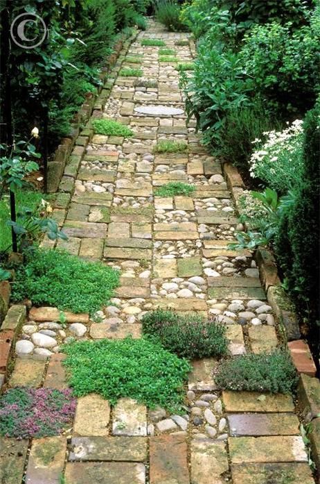 Creatively Stunning Garden Path Ideas