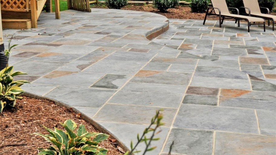 a stamped concrete patio UISJSRX