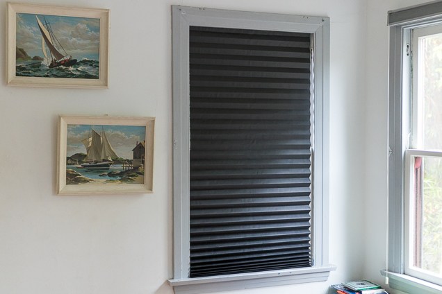blackout blinds budget pick: redi shade original blackout pleated paper shade YMVOLNF