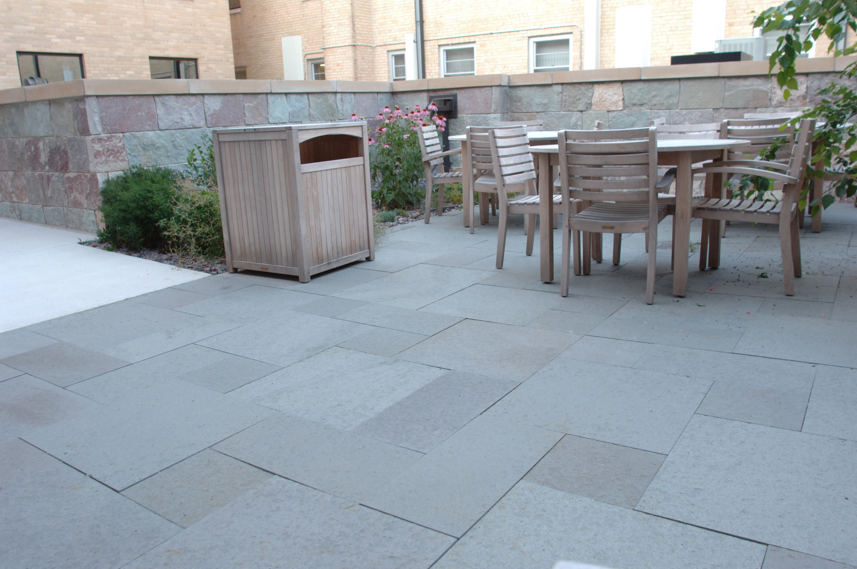 bluestone pavers have a smooth, natural cleft finish that is rich with NRUYIGA