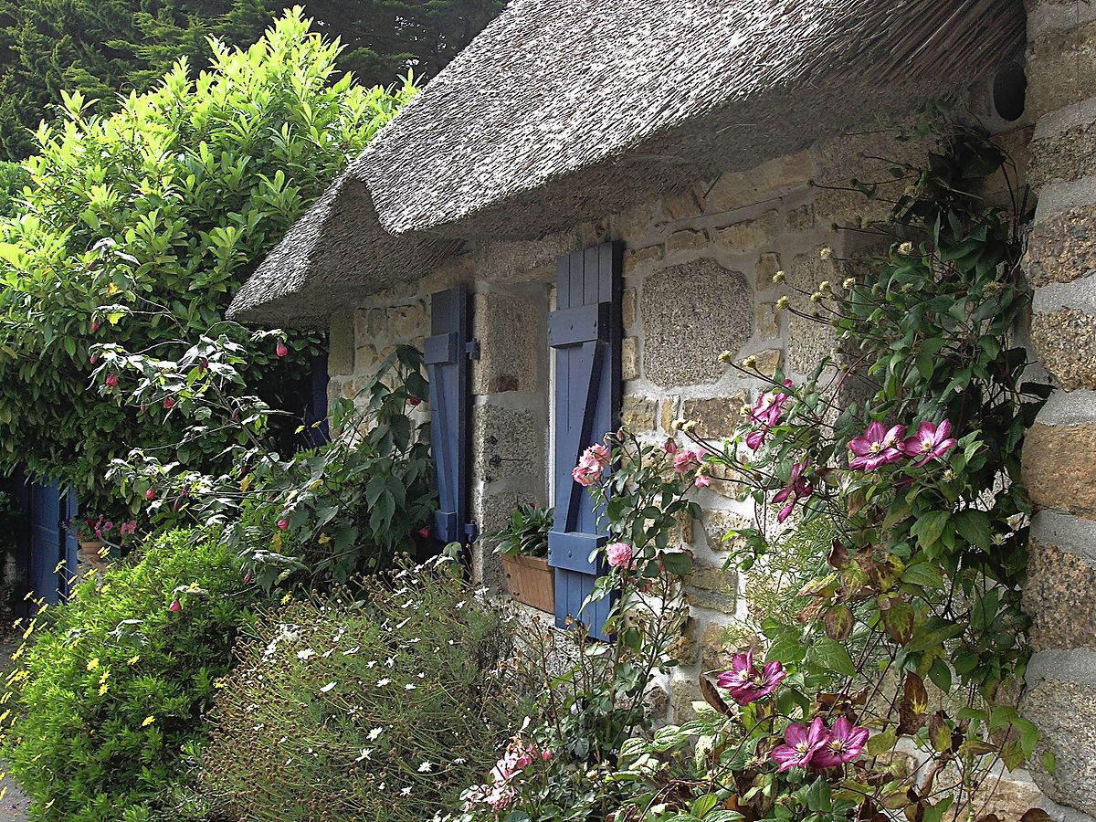 Create a Picturesque Landscape with Cottage Gardens