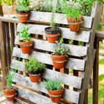 creative garden ideas 18. palette and pot planter for small spaces DKXEYVU