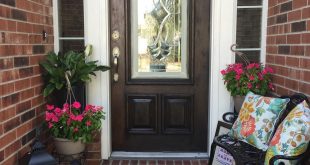 front porch decor spring outdoor decorating. small front porch | small outdoor living area | QZQKLAH
