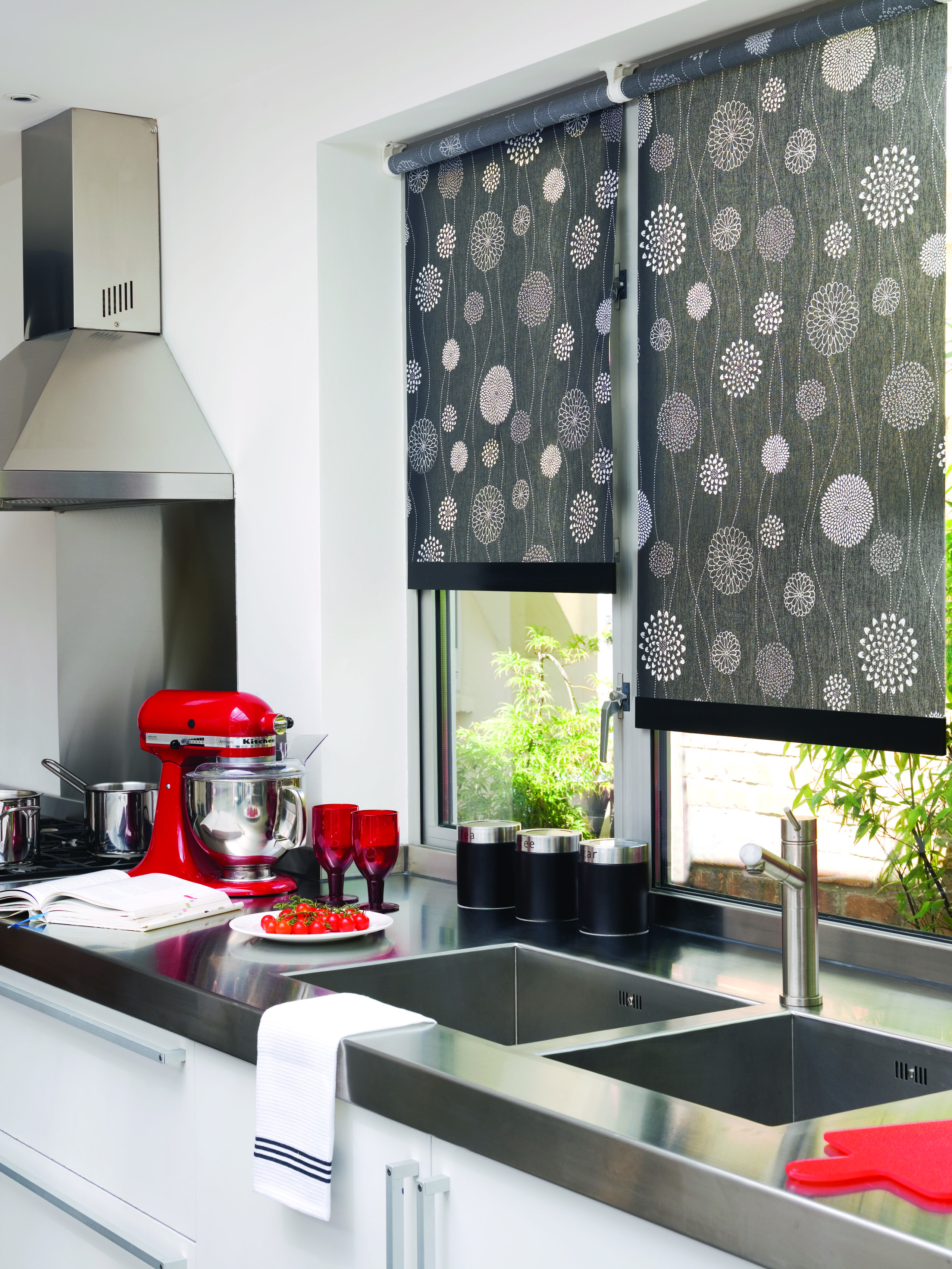 kitchen blinds | choosing the right blind type for your lifestyle DERUKZE