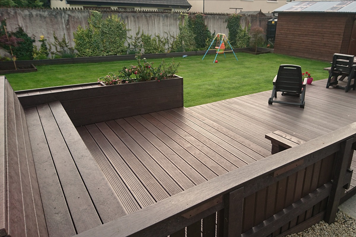 our 100% recycled plastic decking is far superior and stronger than REXNZPJ