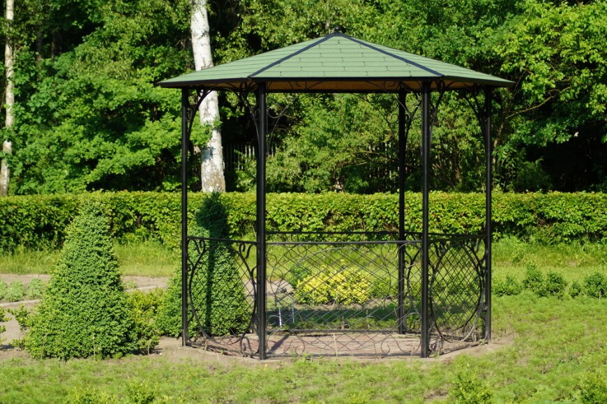 portable gazebo this is a smaller gazebo, but it has a hard roof and NYJSBBP