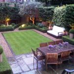 small garden design ideas love this small but perfectly designed and manicured garden || tall pots GQCJRLK