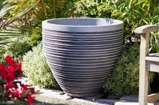 very large garden pots and planters large patio pots and planters awesome HKTTUEV