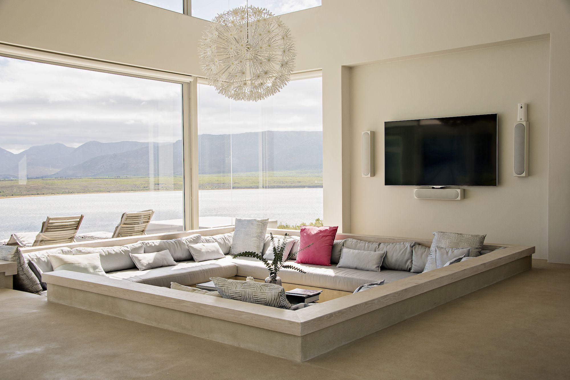 Living Room Vs Family Room - Difference Between Living Room And