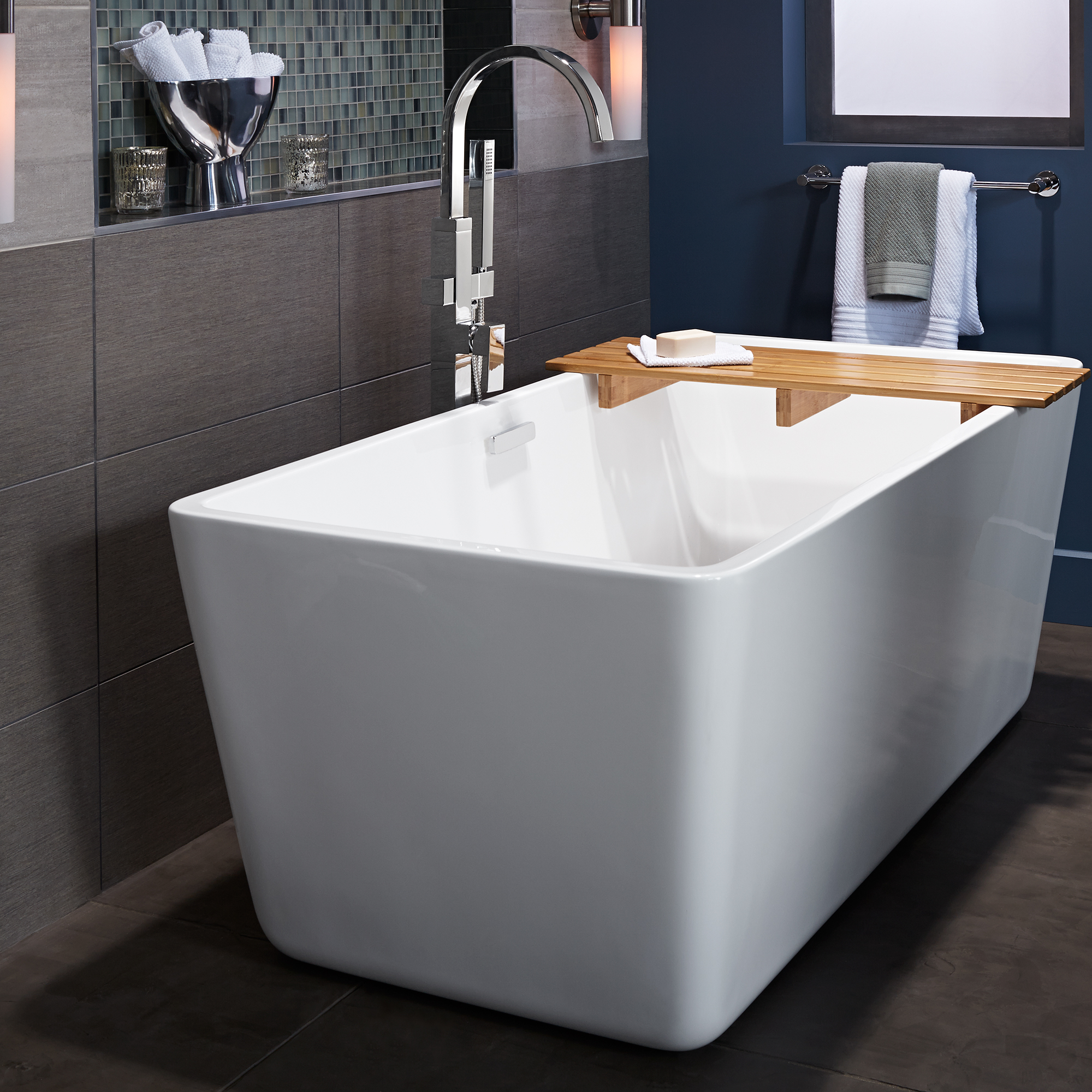 Sedona Loft Freestanding Tub | American Standard