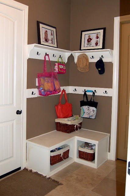 52 Brilliant and Smart Kids Rooms Storage Ideas (6)good use for a