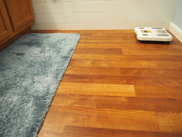 Bathroom Linoleum Flooring Replacement Project: 9 Steps (with Pictures)