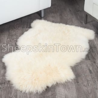 Ivory White Sheepskin Rug: Sheepskin Town