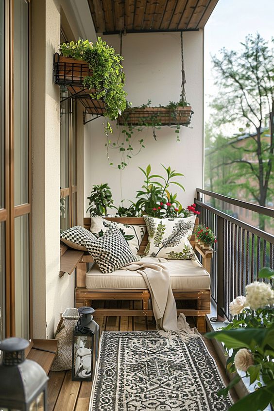 Miniature Oasis: Creative Design Secrets for Small Balconies