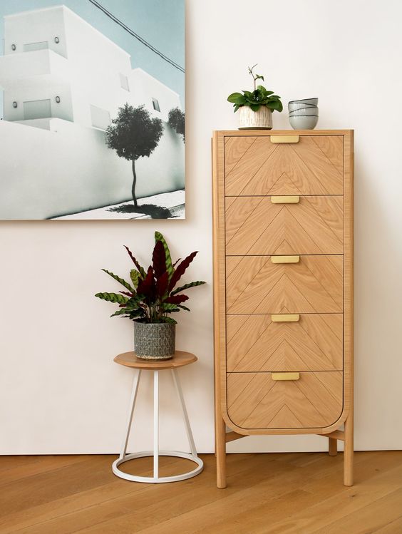 The Versatile Chest of Drawers: Organizing Style and Functionality