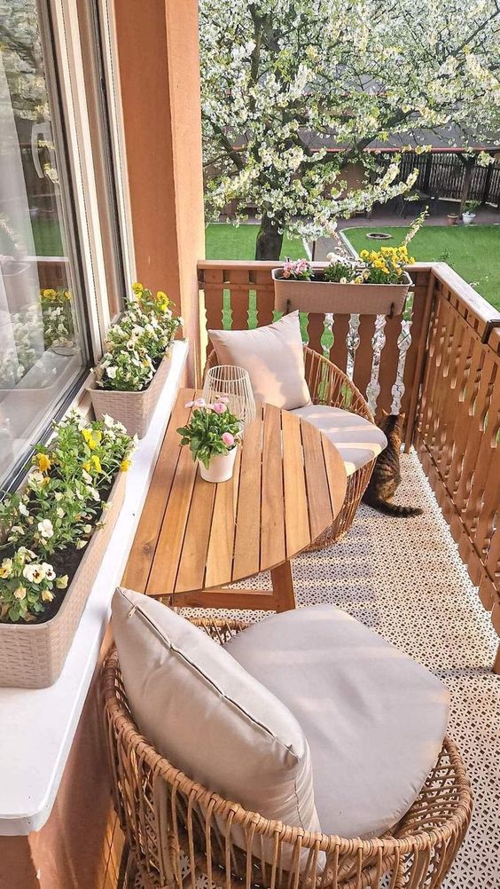 Small Balcony Design Hacks: Transform Your Tiny Space with Creative Solutions