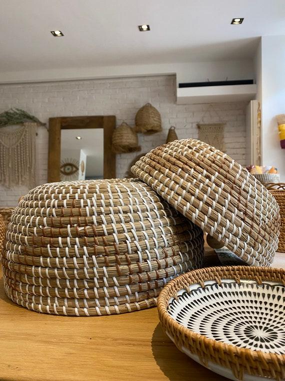 Woven​ baskets for stylish ‌storage in⁤ your boho bathroom