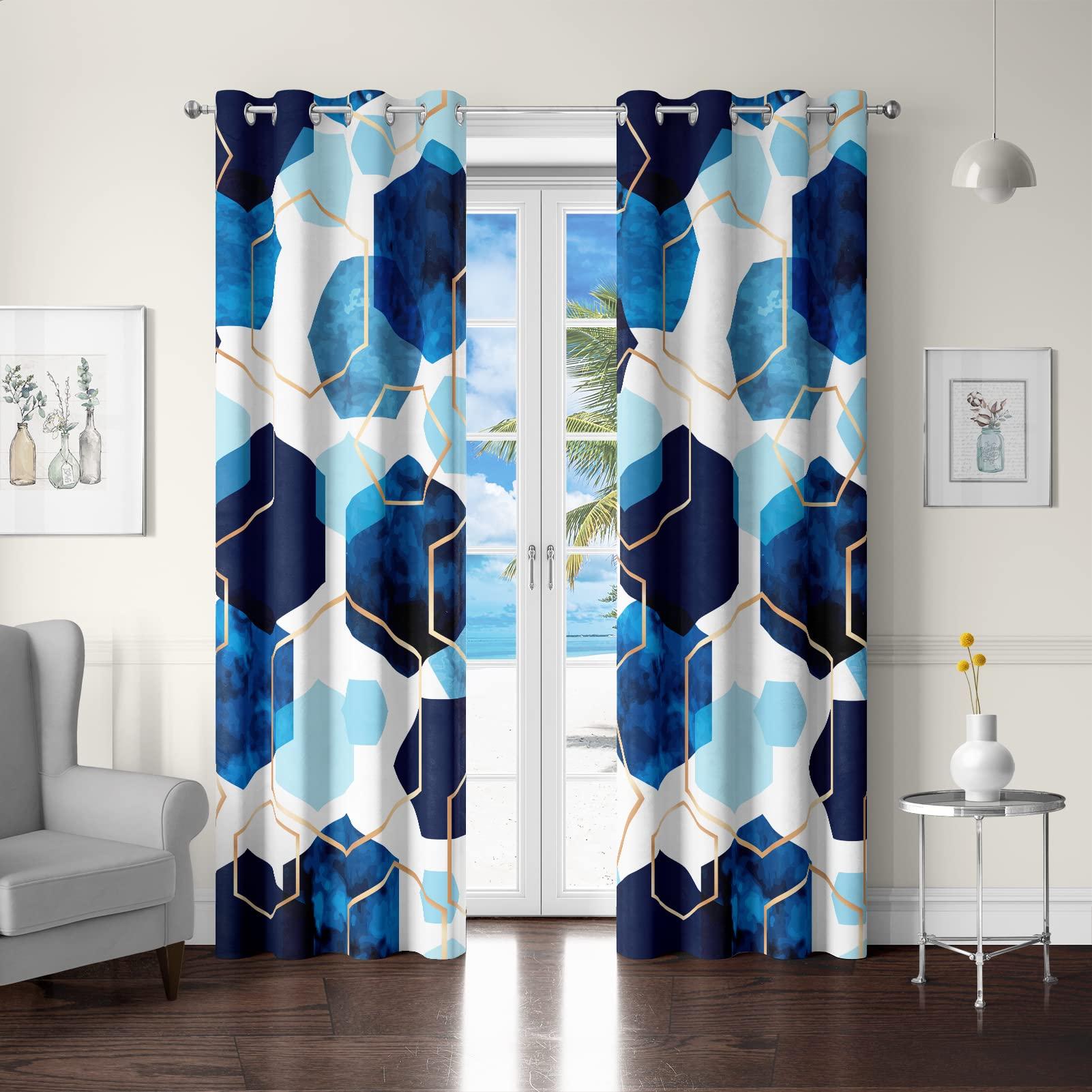 Use patterned curtains⁢ to ​add ⁤depth to your‍ blue living room