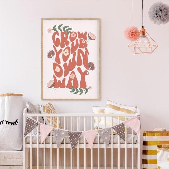 Retro Retro: Bright colors ​and nostalgic patterns make a lively⁢ nursery