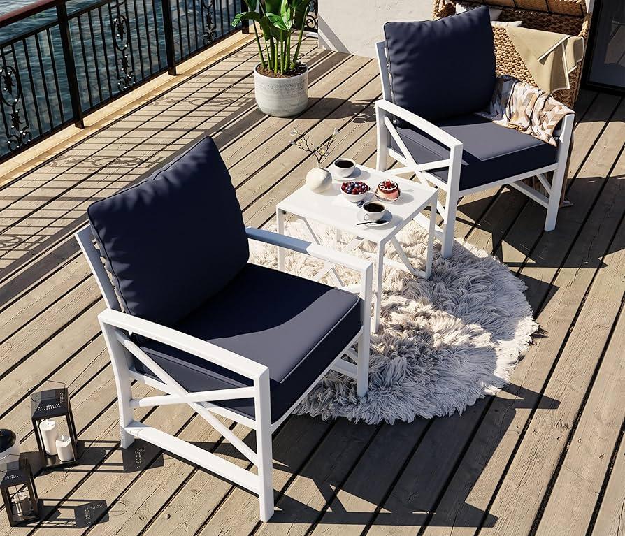 Use a combination⁤ of large and⁤ small cushions on ​your small balcony seating area to create a ⁤plush, inviting atmosphere