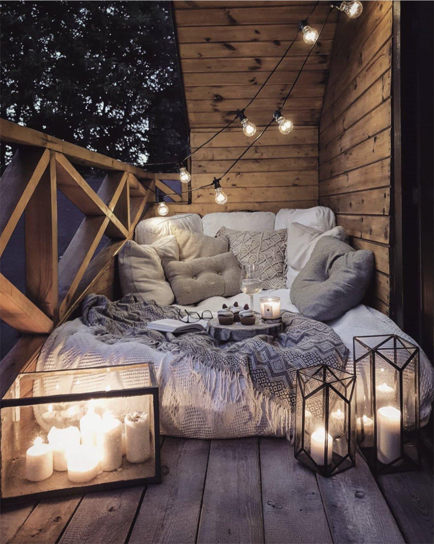 Incorporate textiles for a cozy vibe​ on your small balcony