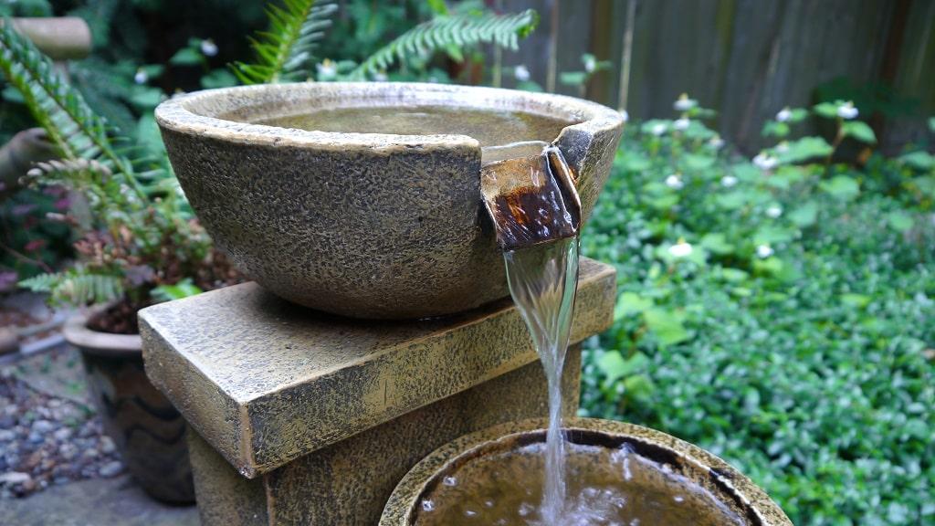 17) Incorporate ‌a Small Water Feature for Serenity