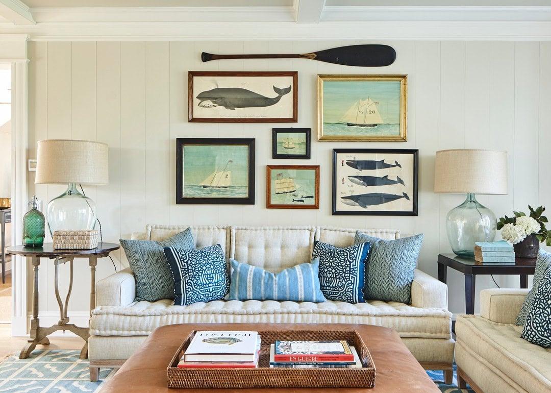 Nautical Living⁤ Room: Incorporate marine motifs and colors for a seaside‍ feel