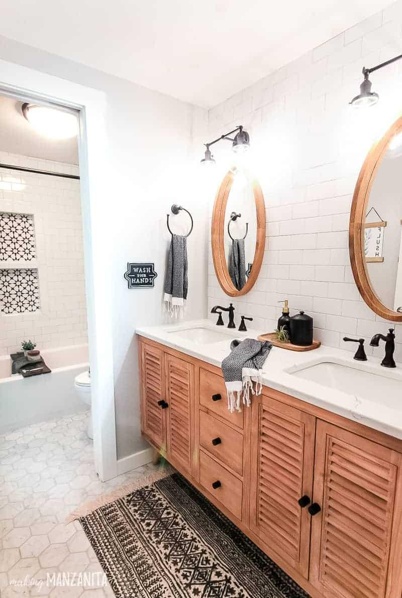 Make a DIY vanity for⁢ a personalized boho bathroom⁣ touch