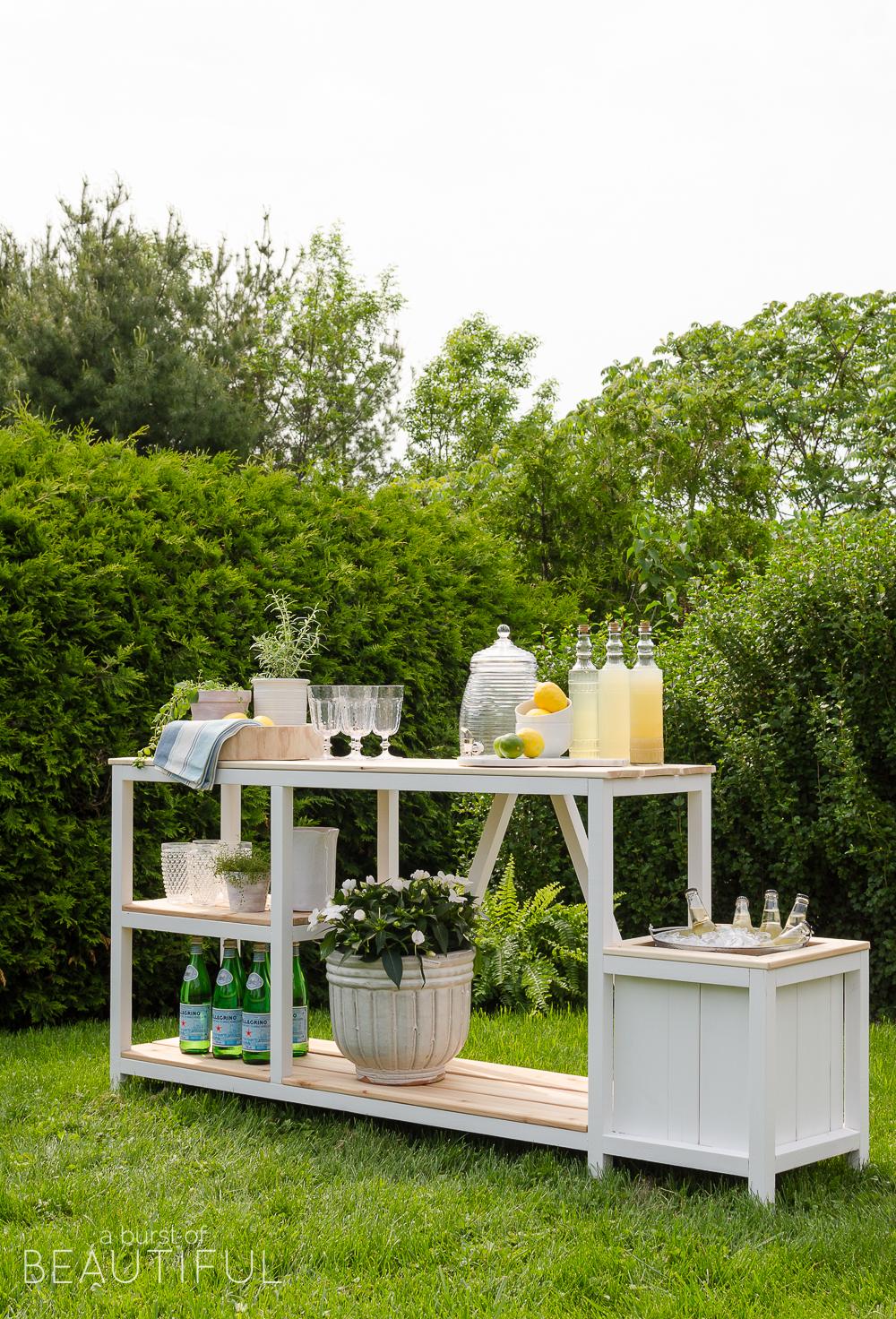 Set ​up a⁣ DIY outdoor bar for backyard entertaining