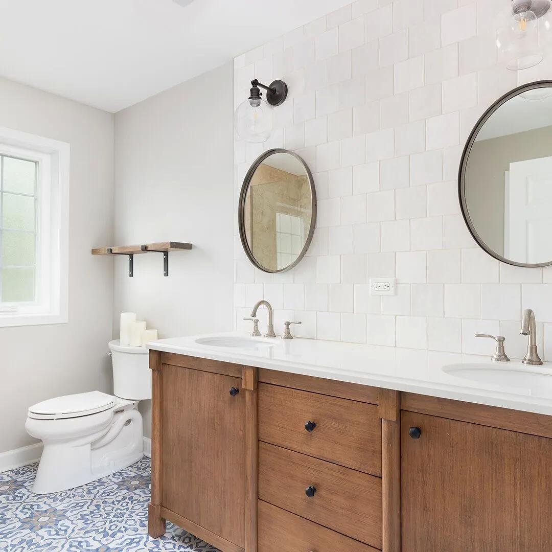 Use ⁤neutral color ⁢palettes to evoke warmth and serenity in your farmhouse bathroom design