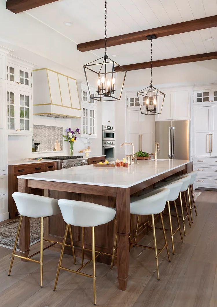 Use farmhouse-style ⁢lighting to⁢ create a warm and inviting ambiance