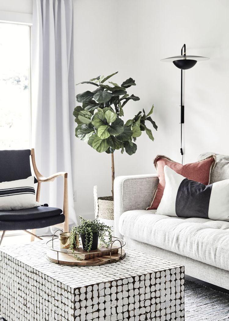 Monochrome Magic: Achieve‌ sophistication with black-and-white⁤ Living Room styling