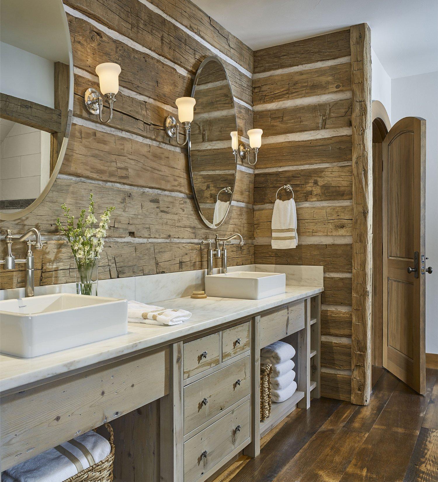 Play with textures ⁤by layering different woods in your wooden bathroom decor