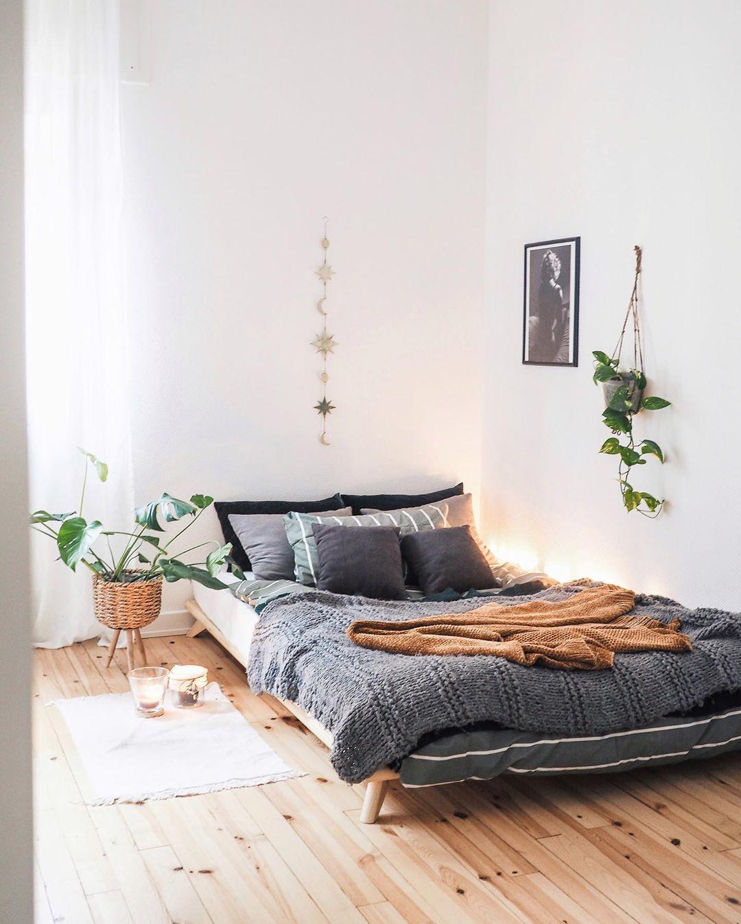 Embrace open space to foster calmness in your minimalist bedroom