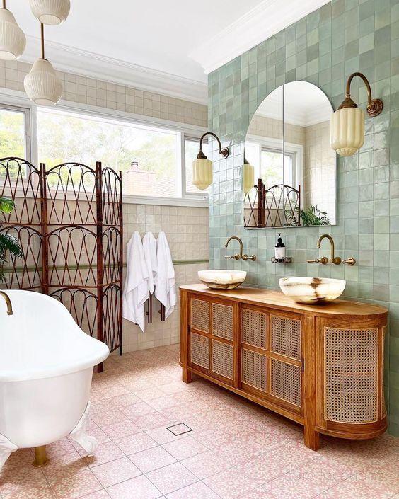 Use bold, mismatched towels ‍for a colorful, eclectic ‌bathroom vibe