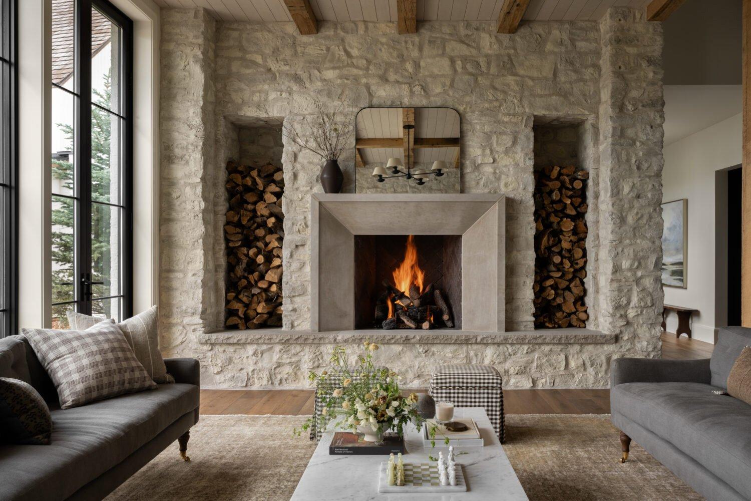 Introduce a stone‍ accent wall for a striking ⁢feature in your ​Earthy Living Room