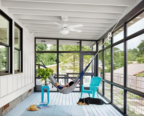 Hang a⁢ hammock for ultimate ‌relaxation on⁤ your Screened Porch