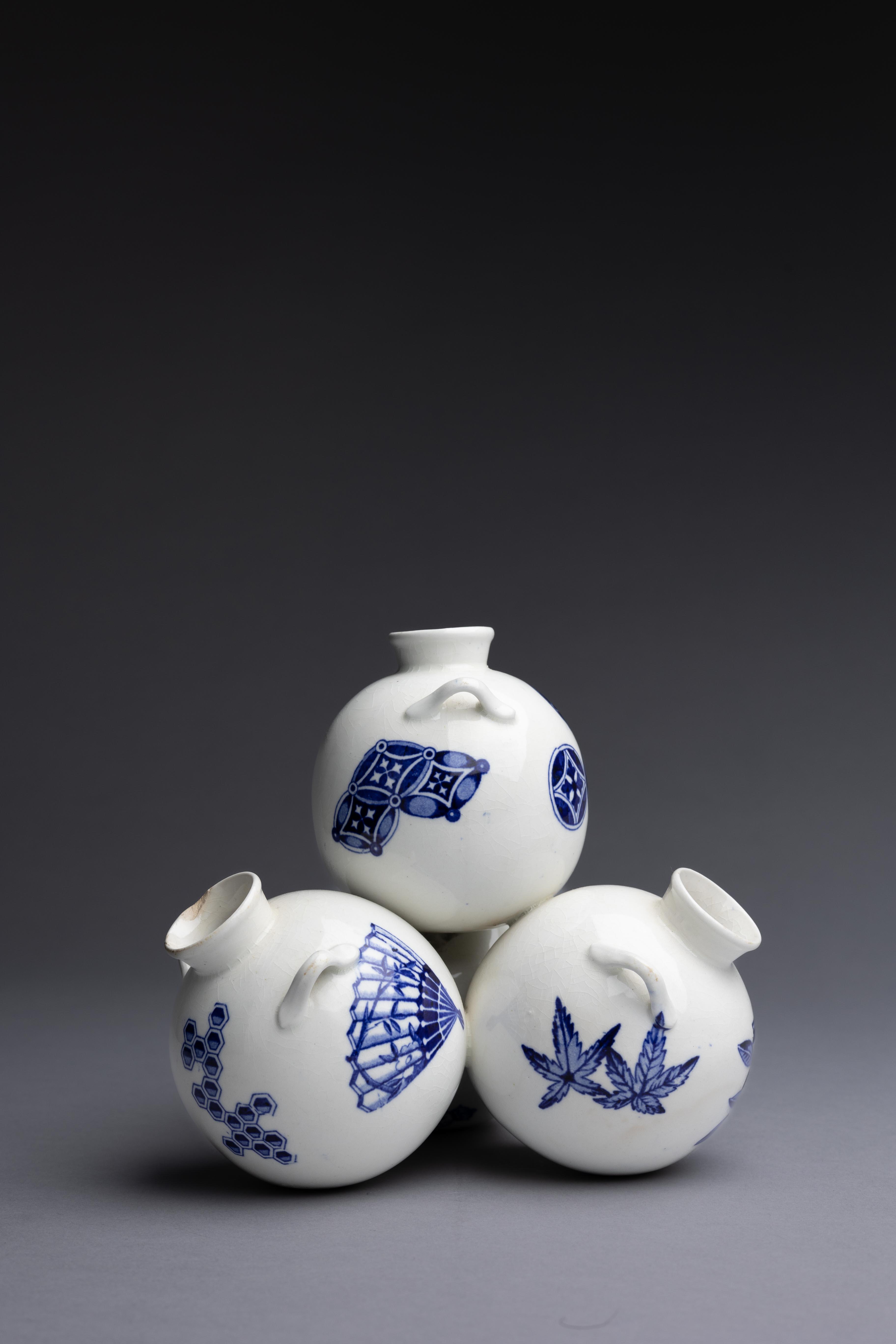 Incorporate blue and white‌ ceramics for a ‍timeless aesthetic