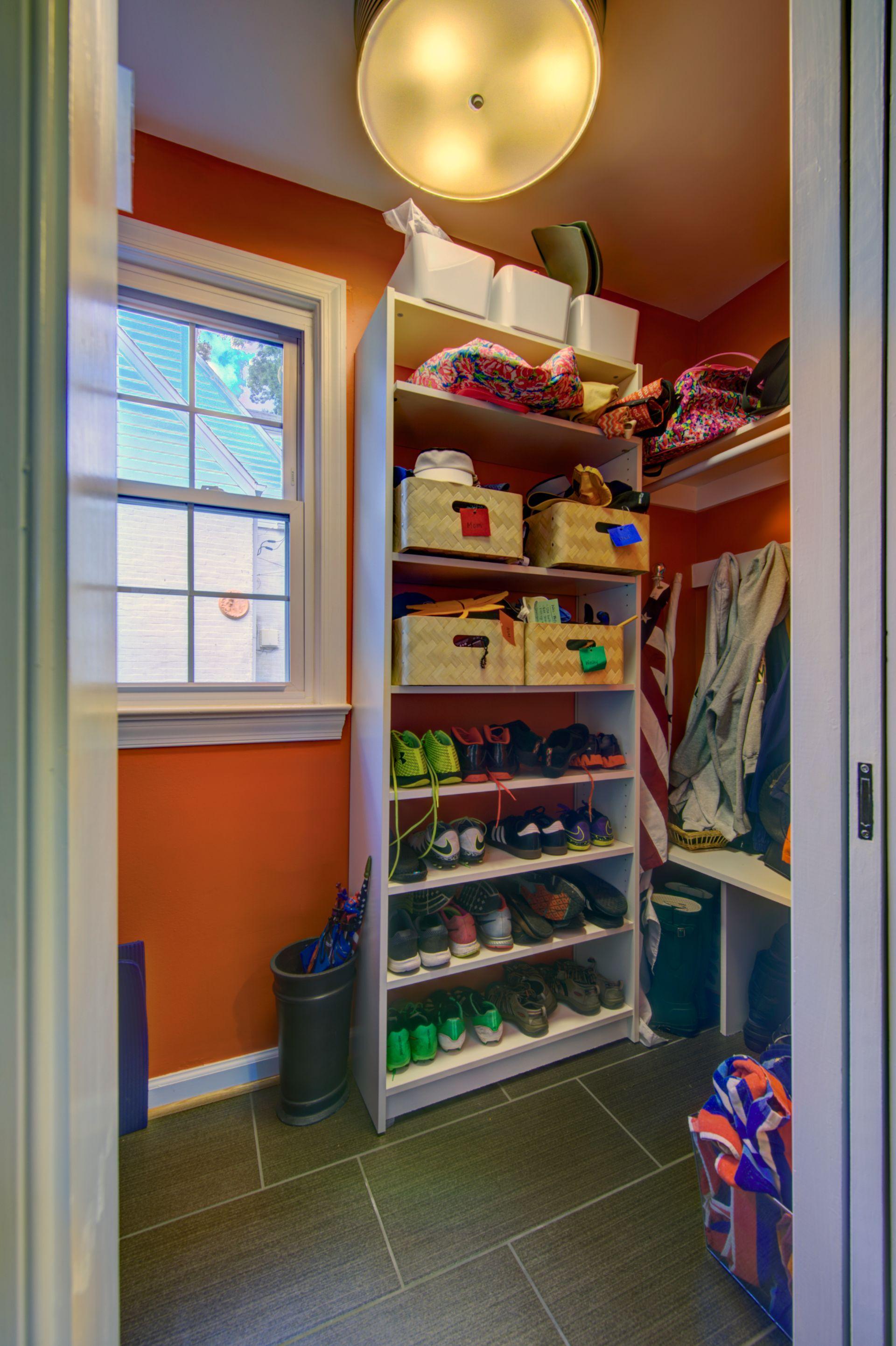 Take advantage of small spaces with clever storage solutions in interior design