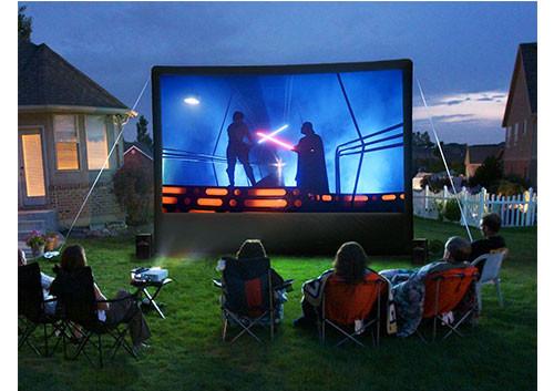 Set up a⁣ backyard ‍movie screen for fun family nights