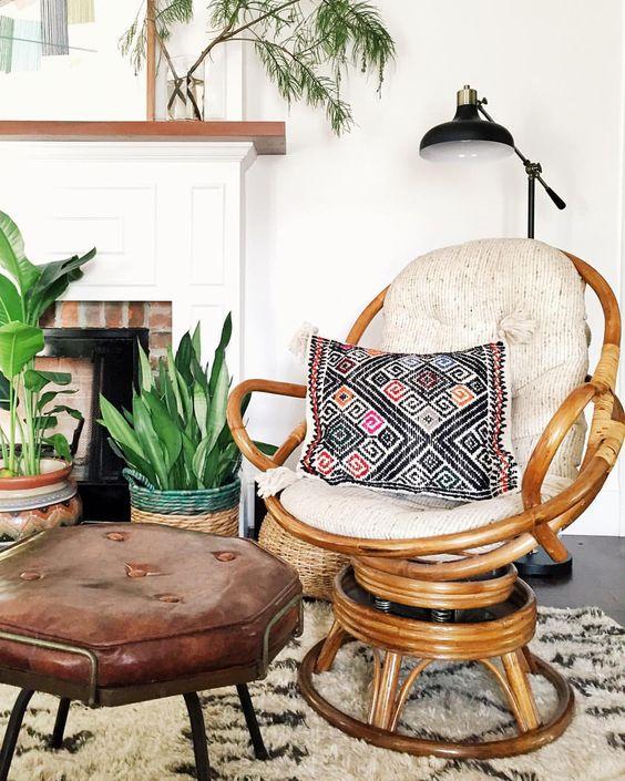 Statement⁣ furniture pieces, like a rattan chair, enhance the‍ Boho Living Room‍ aesthetic