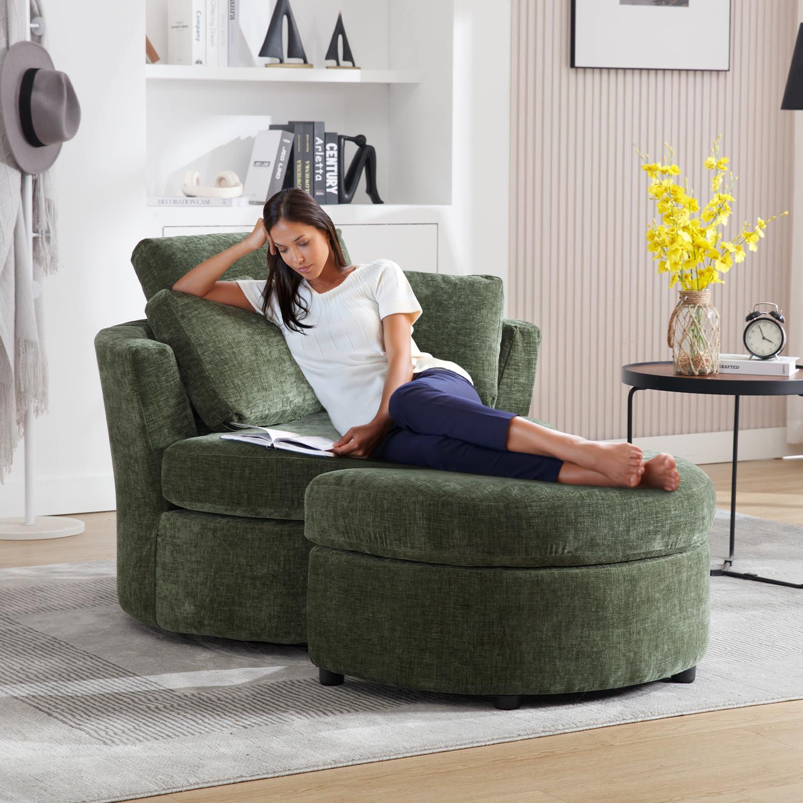 Create a ⁢reading nook with a comfy chair to inspire⁤ relaxation in your living room