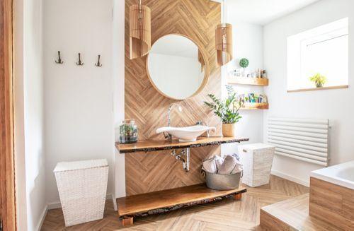 Design multiple levels with wooden platforms to create visual ⁤interest in your wooden bathroom