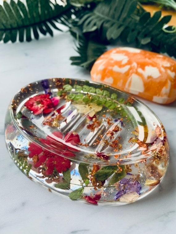 Whimsical Accessories: ⁣Incorporate quirky items like colorful soap ‍dishes in your ‌eclectic‌ bathroom