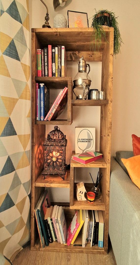 Display vintage books on shelves to ⁣add character ​to your living room