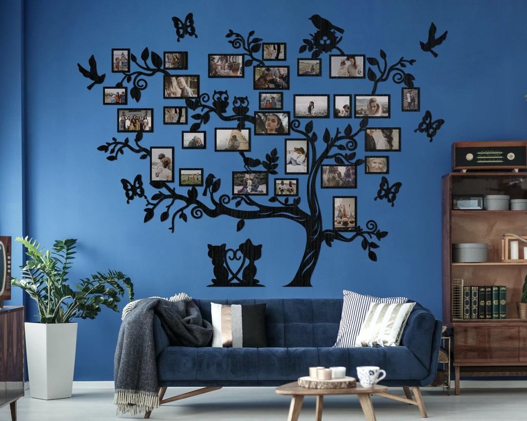 Personalize with family photos in ⁤blue‍ frames ⁣throughout the living room