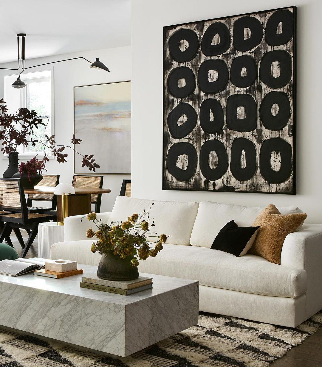 Blend vintage elements​ into your modern interior design scheme