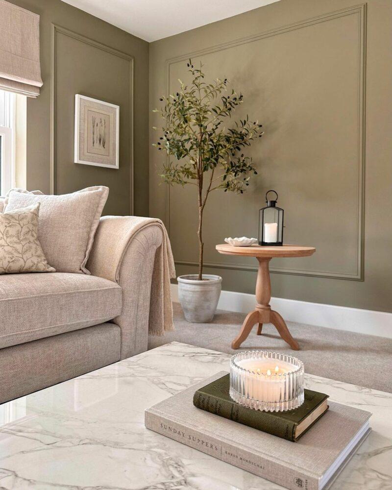 Use ​earthy tones in your furniture to cultivate a grounded atmosphere in‍ your living room